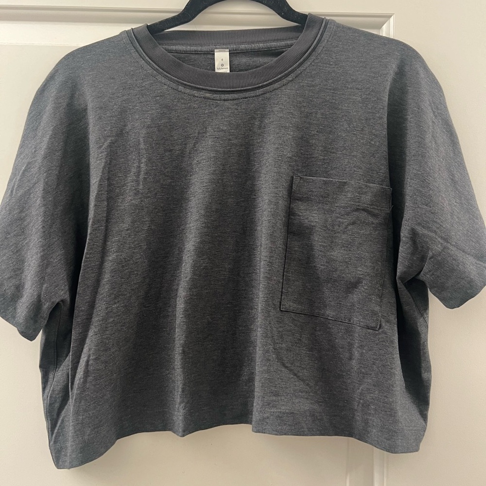 Lululemon crop tshirt